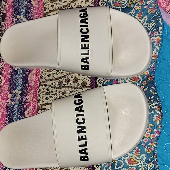 Balenciaga Pool Slides - Picture 3 of 9
